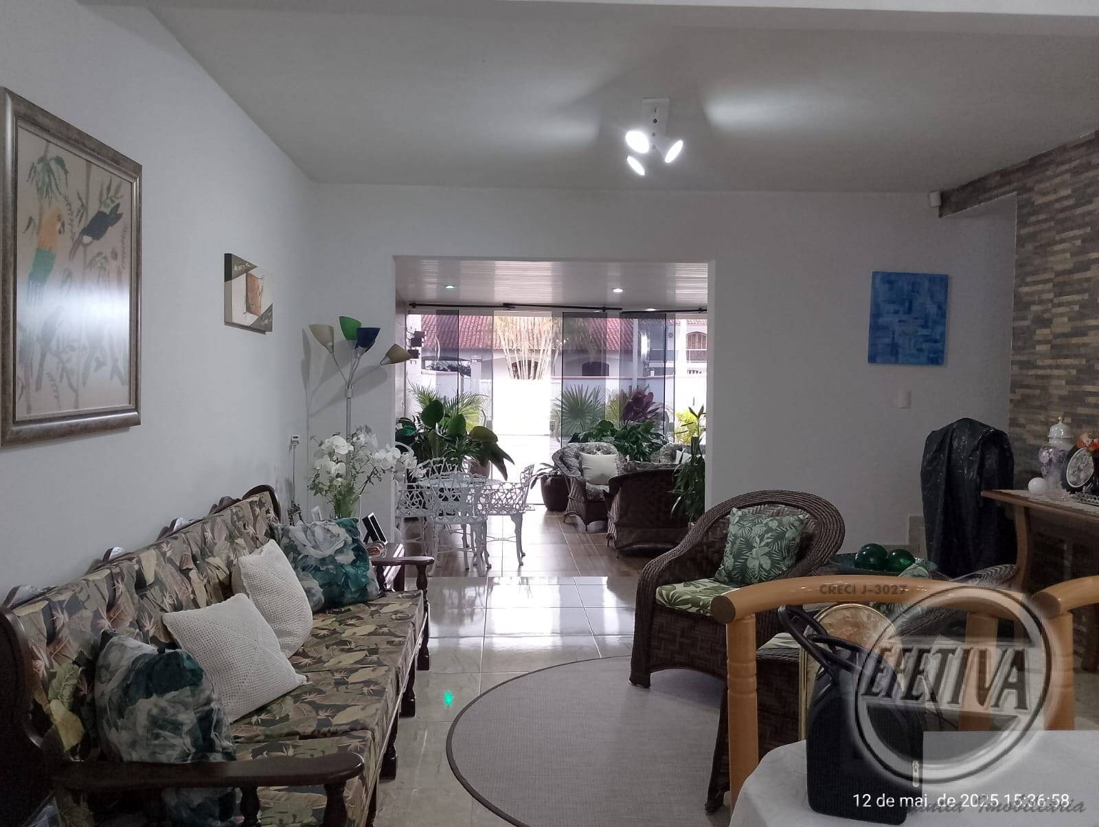 Casa à venda com 3 quartos, 220m² - Foto 16