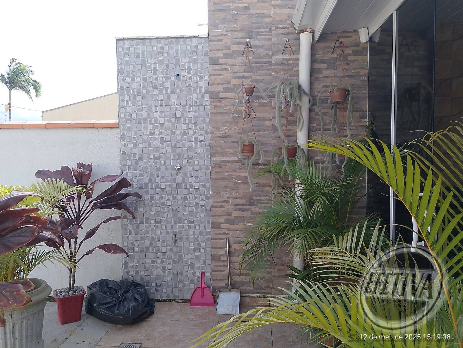 Casa à venda com 3 quartos, 220m² - Foto 4