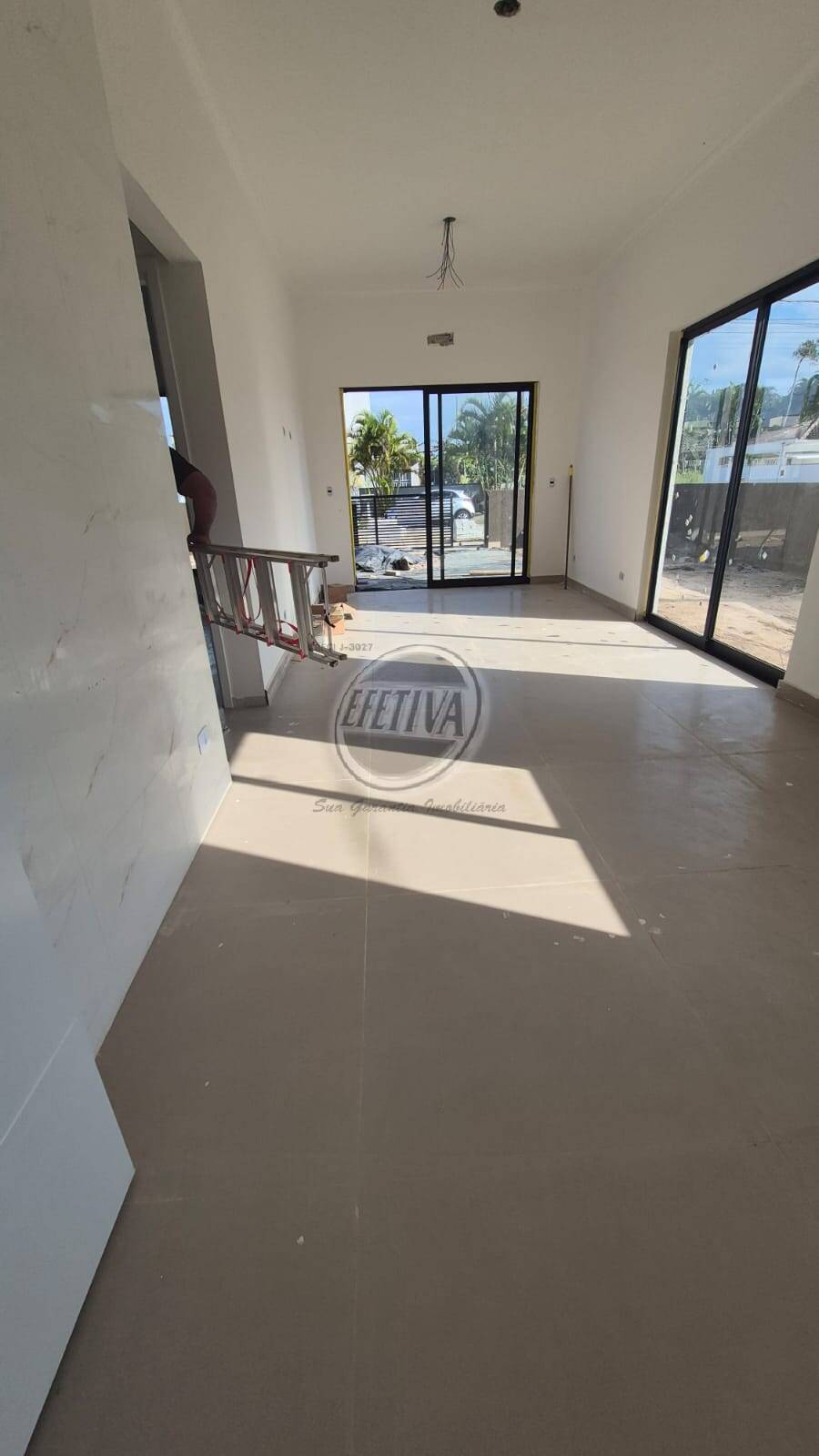 Casa à venda com 2 quartos, 55m² - Foto 9