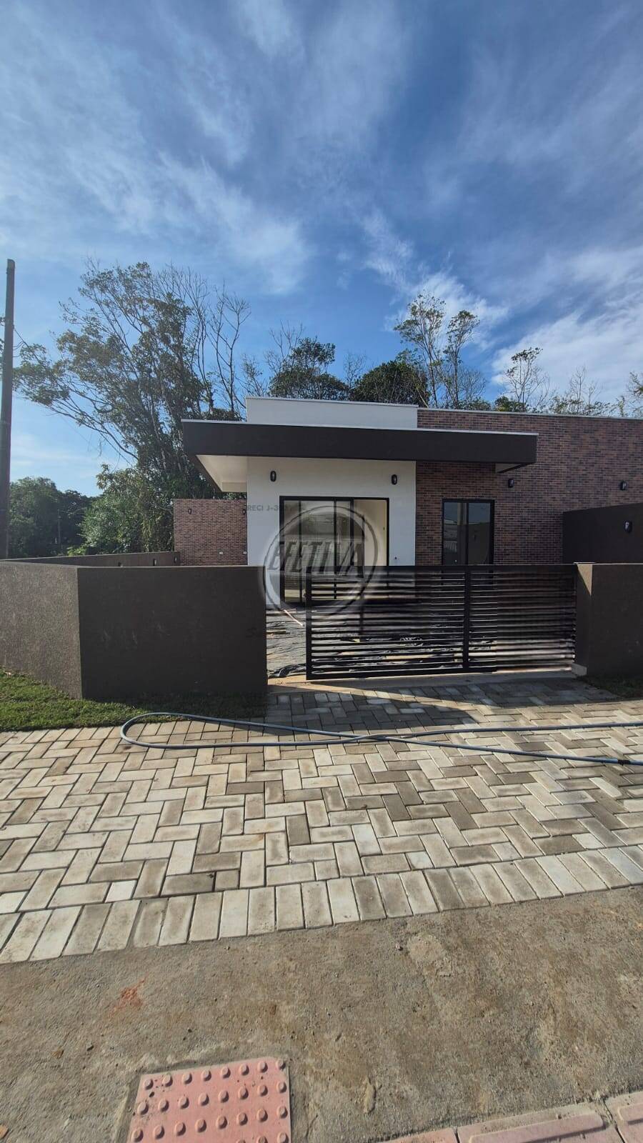 Casa à venda com 2 quartos, 55m² - Foto 2