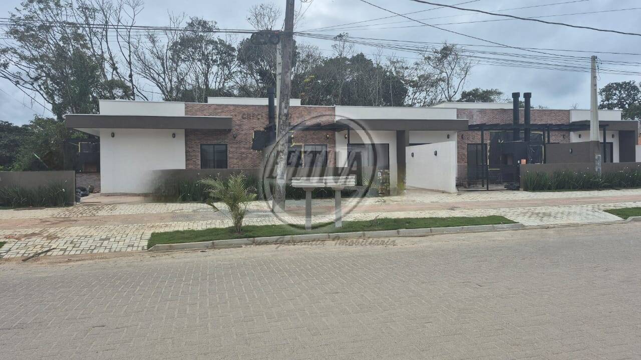 Casa à venda com 2 quartos, 55m² - Foto 3
