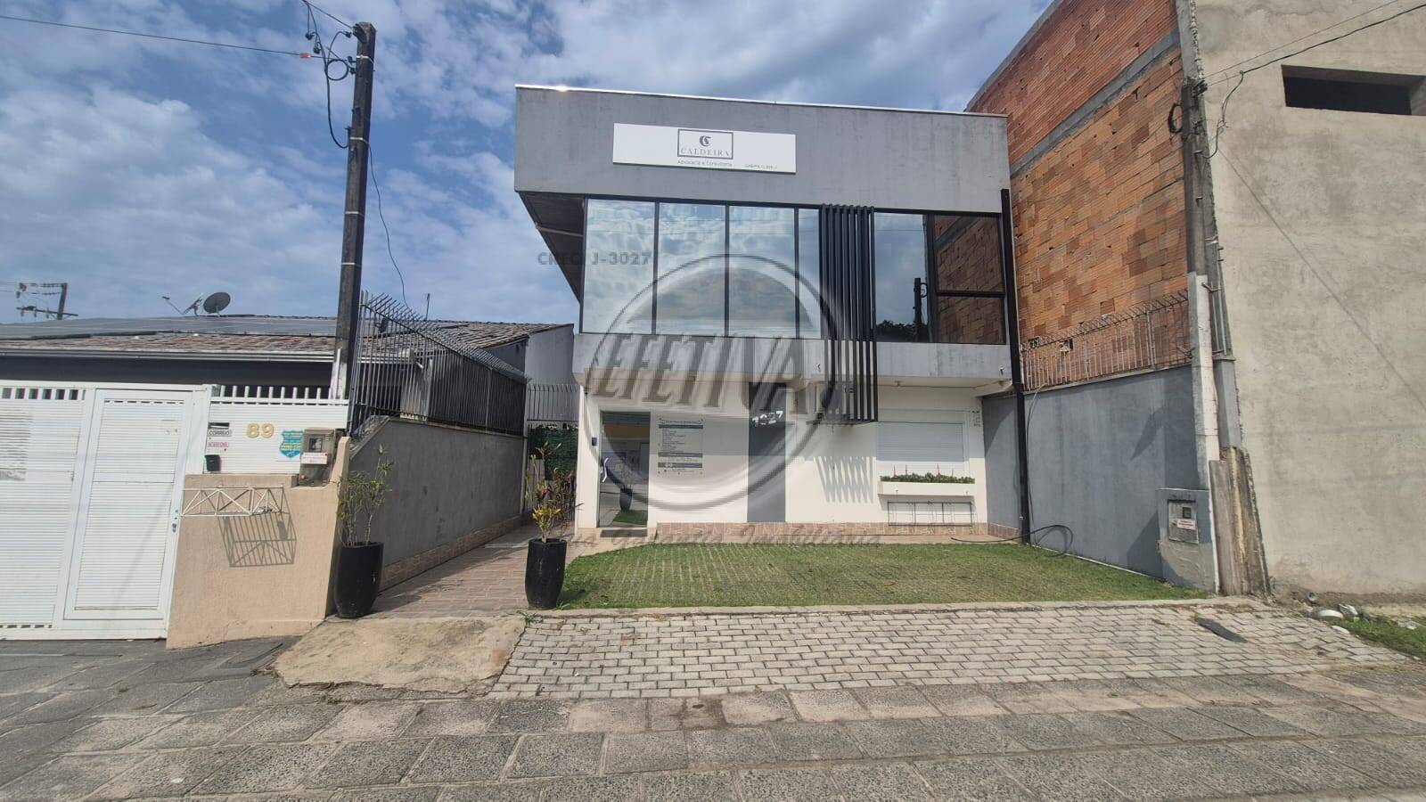 Casa, 4 quartos, 205 m² - Foto 1