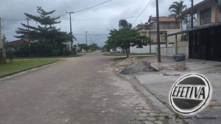 Sobrado para Venda em Guaratuba - 32