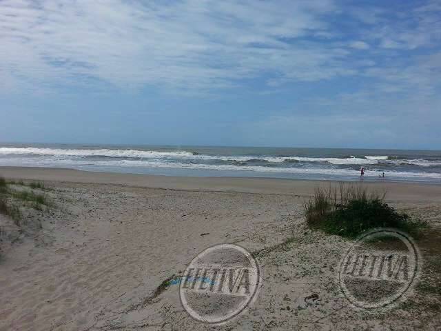 632S SOBRADOS NOVOS DUAS QUADRAS DA PRAIA COROADOS GUARATUBA