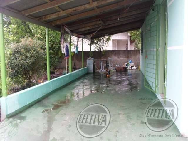 ÓTIMA CASA COM AMPLO TERRENO PARA QUEM QUER RESIDIR EM GUARA