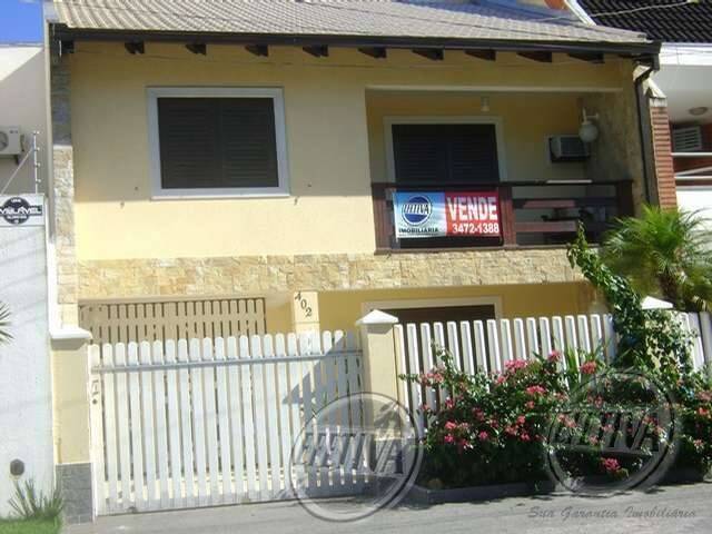 MAGNÍFICA RESIDÊNCIA DUPLEX 400M NA ÁREA NOBRE DE GUARATUBA 